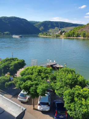 Große Wohnung mit Rheinblick